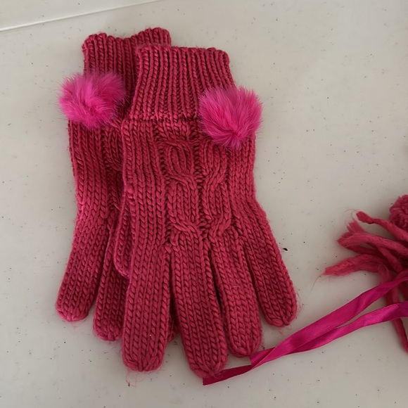 Glove and scarf - Picture 2 of 3